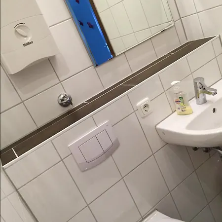 Mond - Naehe Hauptbahnhof Mit Balkon